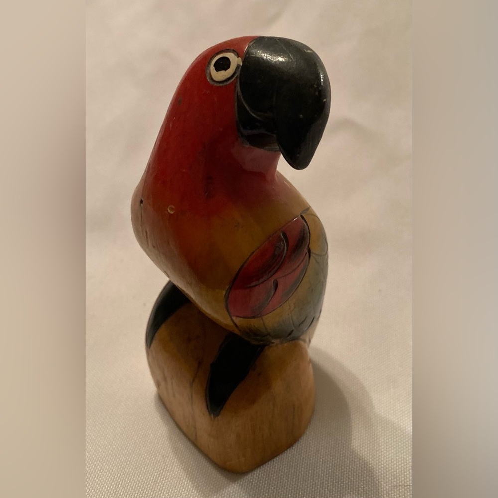 Carved Wood Folk Art Parrot Macaw Statuette Tropical Bird  Folk Art Carving - Picture 4 of 11